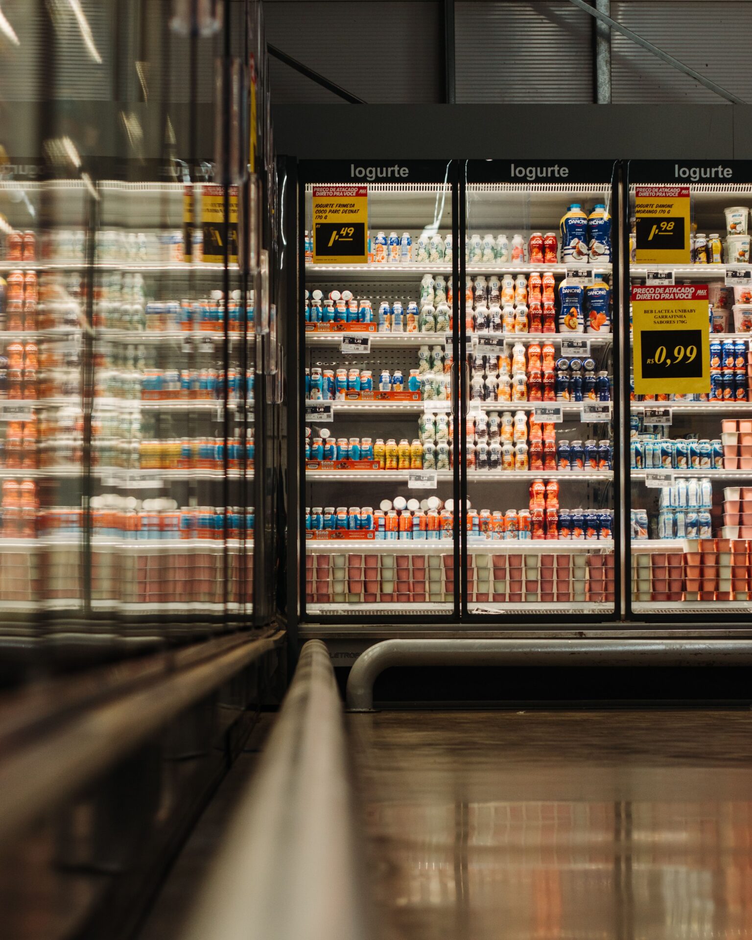 Zamrażarki do sklepu dopasowane do różnych produktów mrożonych